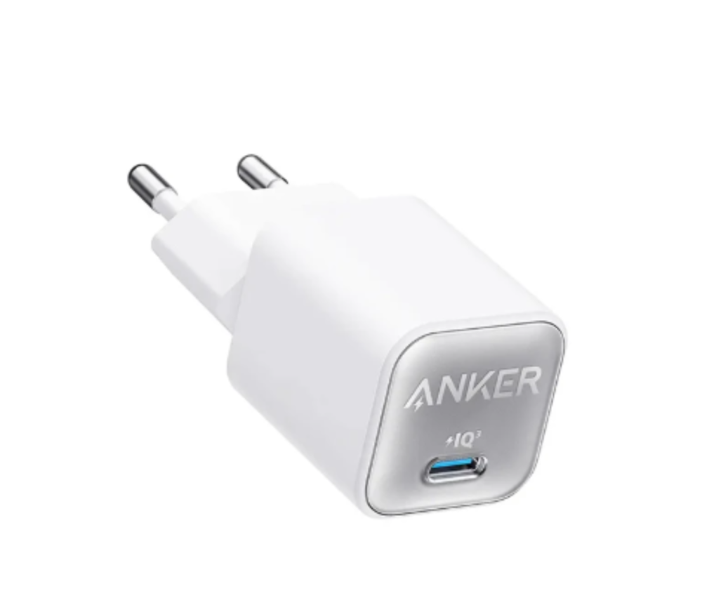 شارژر فست 30 وات انکر مدل A2147 511 Nano 3، دارای خروجی USB Type-C، امکان شارژ کردن سریع‌تر موبایل و تبلت با شدت جریان 2.0 آمپر و بالاتر، دارای فناوری Quick Charge 3.0، شارژ ایمن (MultiProtect)